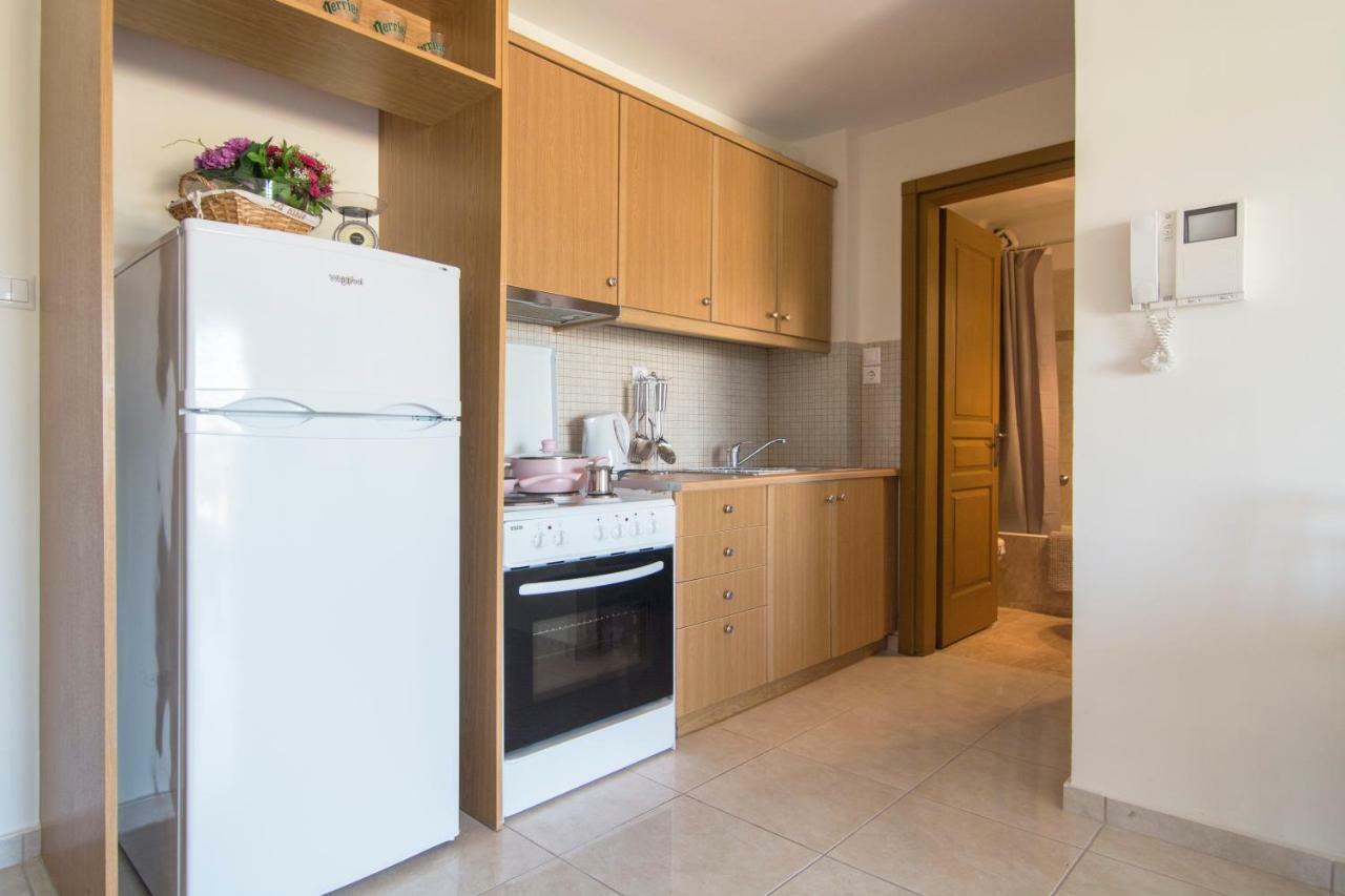 Lovely 2nd Floor Apartment *